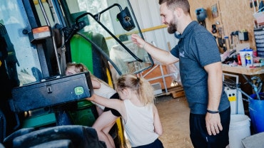 thibault-dindes-atelier-tracteur-enfants.jpg