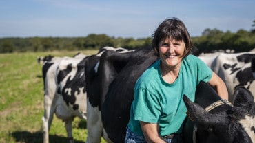 Valérie, éleveuse de vaches à Sainte-Pazanne (44)