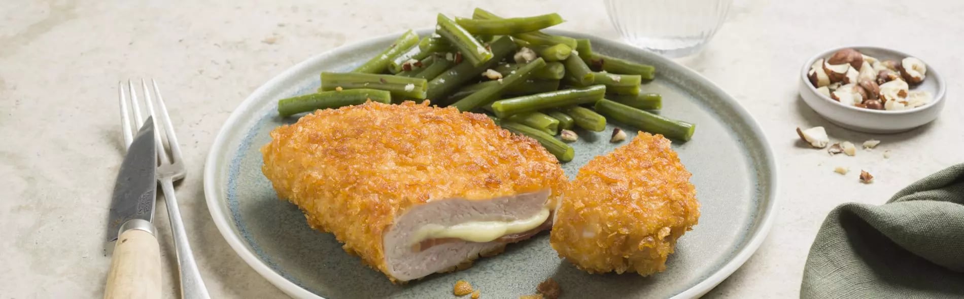 Cordon bleu de dinde croustillant, haricots aux noisettes